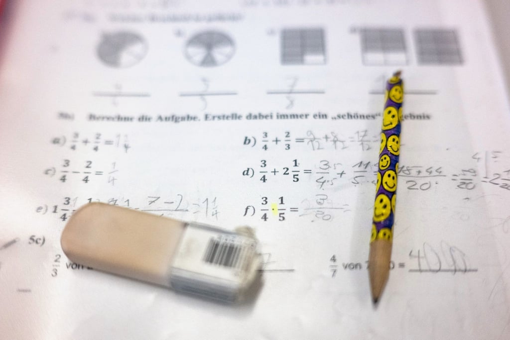 Die klassische schriftliche Division wird bald erst ab Klasse 5 zur Pflicht. (Symbolbild)