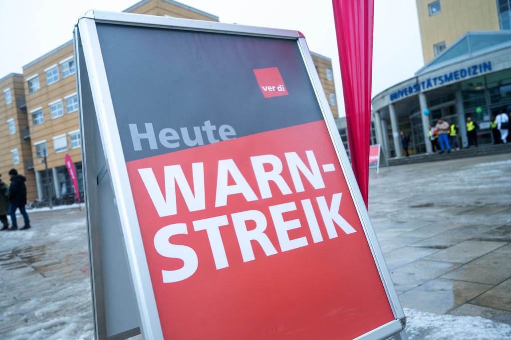 In Jena protestierten nach Gewerkschaftsangaben rund 400 Teilnehmer unter anderem für Tarifverträge für studentische Hilfskräfte. (Symbolbild)