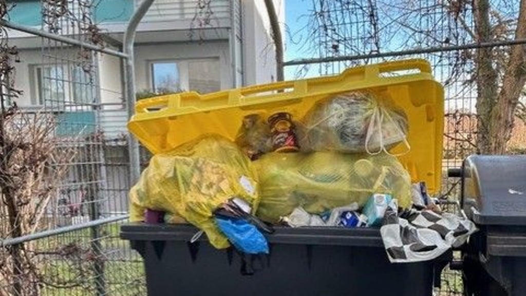 Nicht überall wurden die Gelben Tonnen rechtzeitig abgeholt.