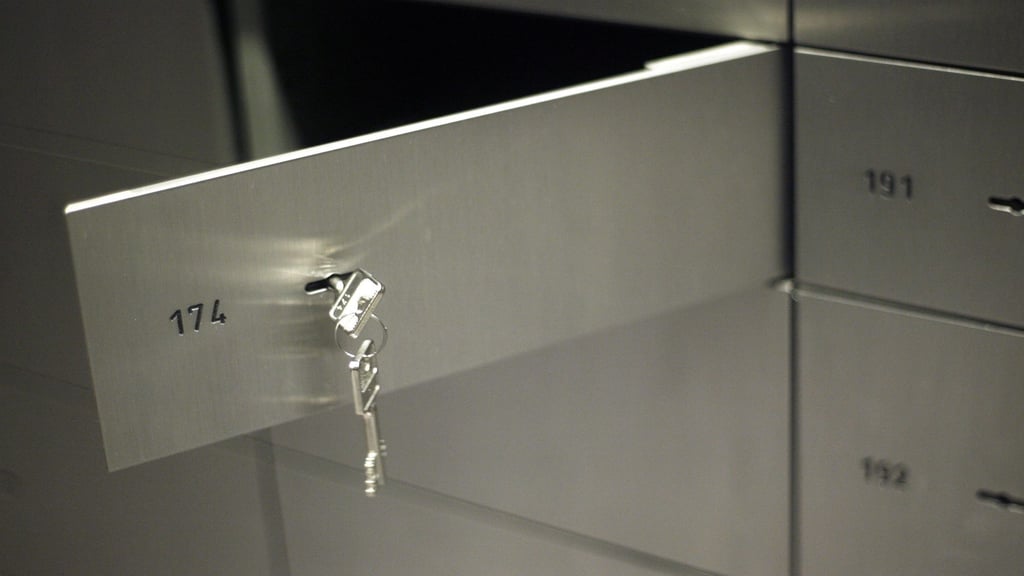 Noch unbekannte Täter haben in einer Bank in Wilhelmshaven mehrere Schließfächer aufgebrochen. (Symbolbild)