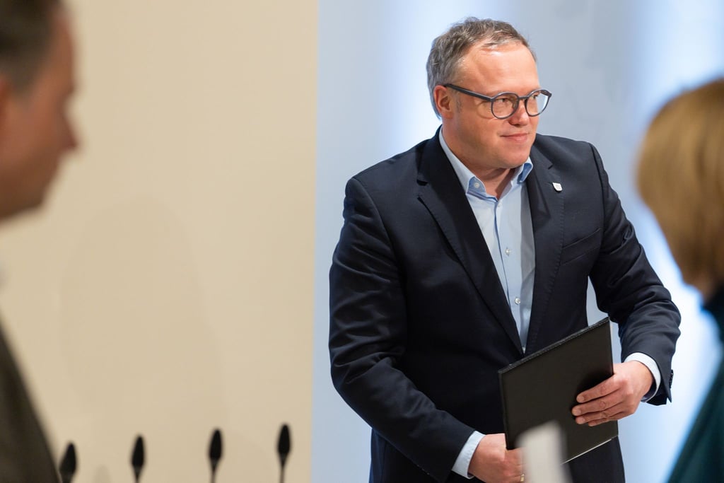 Die TU Chemnitz will Mario Voigt den Doktortitel entziehen.