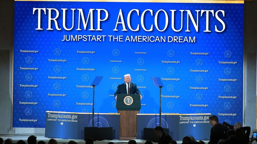 Der US-Präsident machte bei einer Veranstaltung des Finanzministeriums Werbung für die „Trump Accounts“