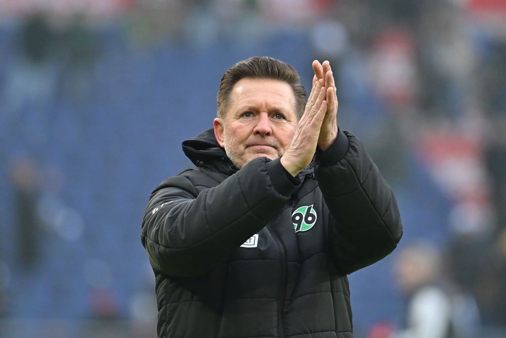 Vor der Rückkehr nach Magdeburg: 96-Trainer Christian Titz.