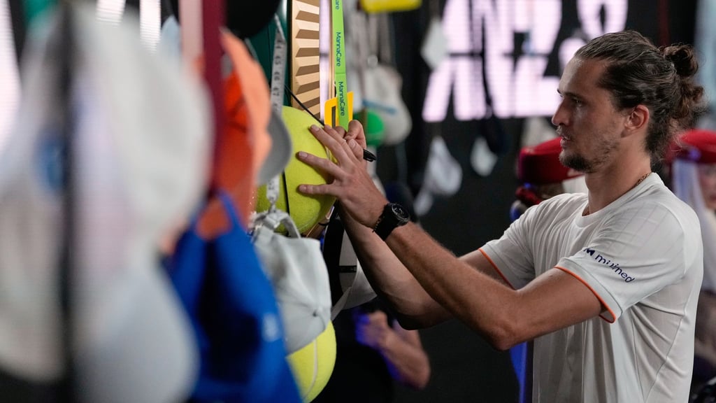 Alexander Zverev trifft im Halbfinale von Melbourne auf Carlos Alcaraz.