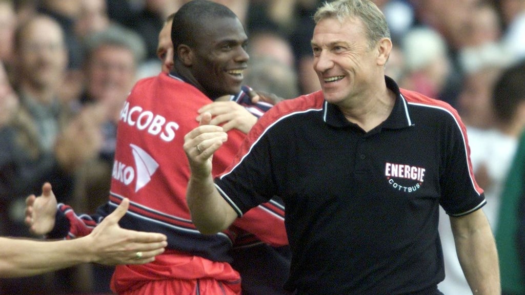 Eduard Geyer prägte als Trainer den FC Energie Cottbus. (Archivbild)