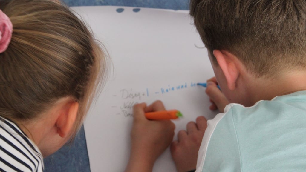 Sowohl in der Dahlenwarsleber als auch in der Samsweger Grundschule (Foto) können Kinder auch in Zukunft  weiter unterrichtet werden. Der Betrieb beider Bildungseinrichtungen ist laut Gemeindeverwaltung auf Jahre gesichert. 