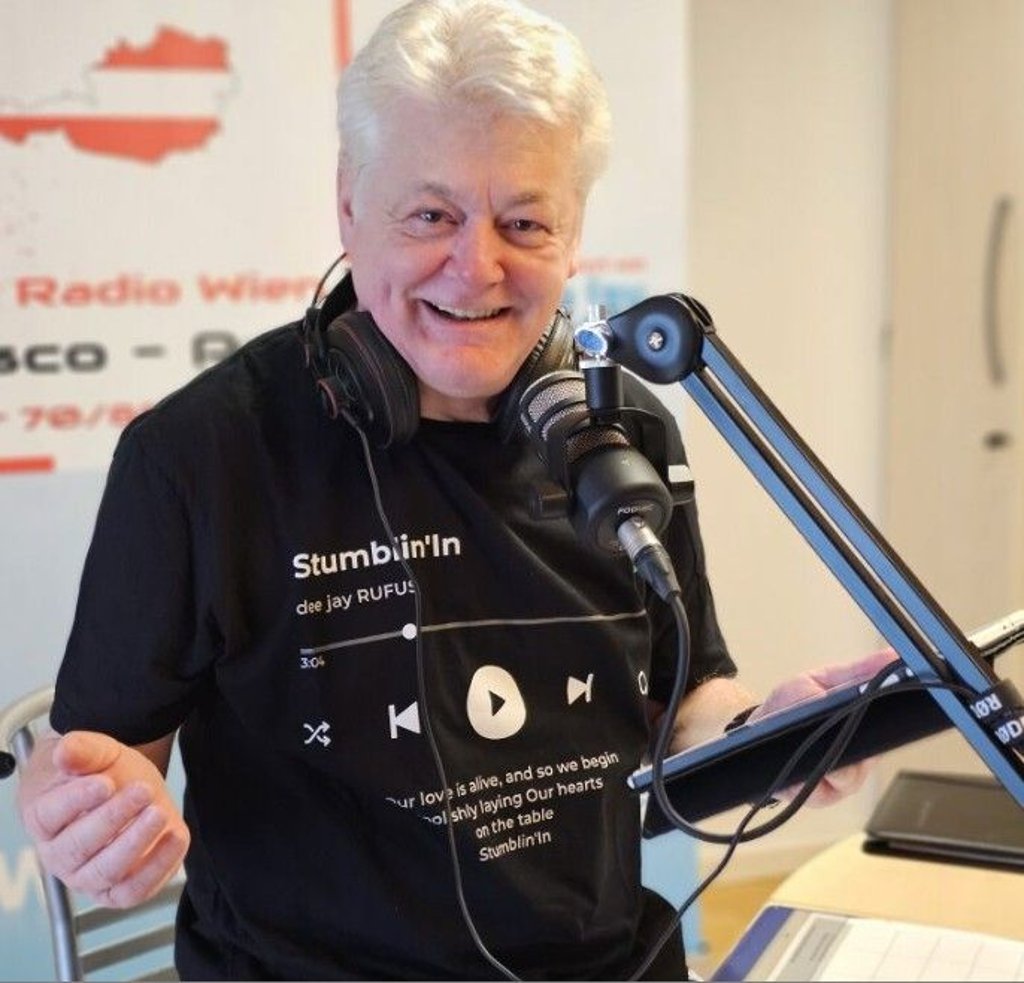 Musik-Produzent Jürgen Kerber hat den Titel „Die schönsten Rosen blüh'n in Sangerhausen“ vom Staub der vergangenen 23 Jahre befreit. Jetzt läuft der Titel im Radio.