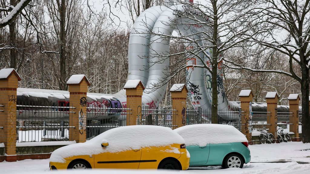 In Sachsen werden bis zu drei Zentimeter Neuschnee erwartet. (Symbolbild)