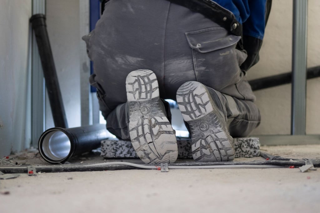 Handwerkeraufträge sollten an eingetragene Fachbetriebe vergeben werden: Haustürgeschäfte sind riskant und oft teuer.