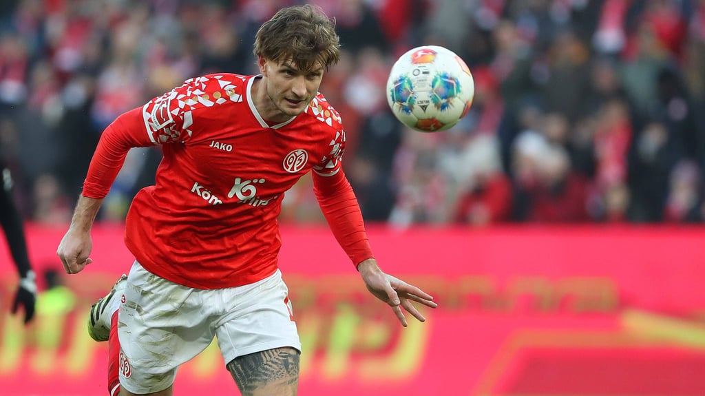 Stefan Posch bei seinem Debüt für Mainz 05 im Spiel gegen den VfL Wolfsburg