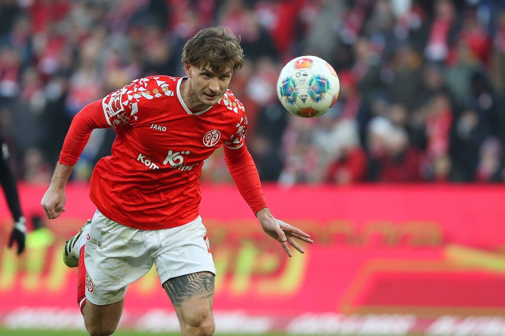 Stefan Posch bei seinem Debüt für Mainz 05 im Spiel gegen den VfL Wolfsburg