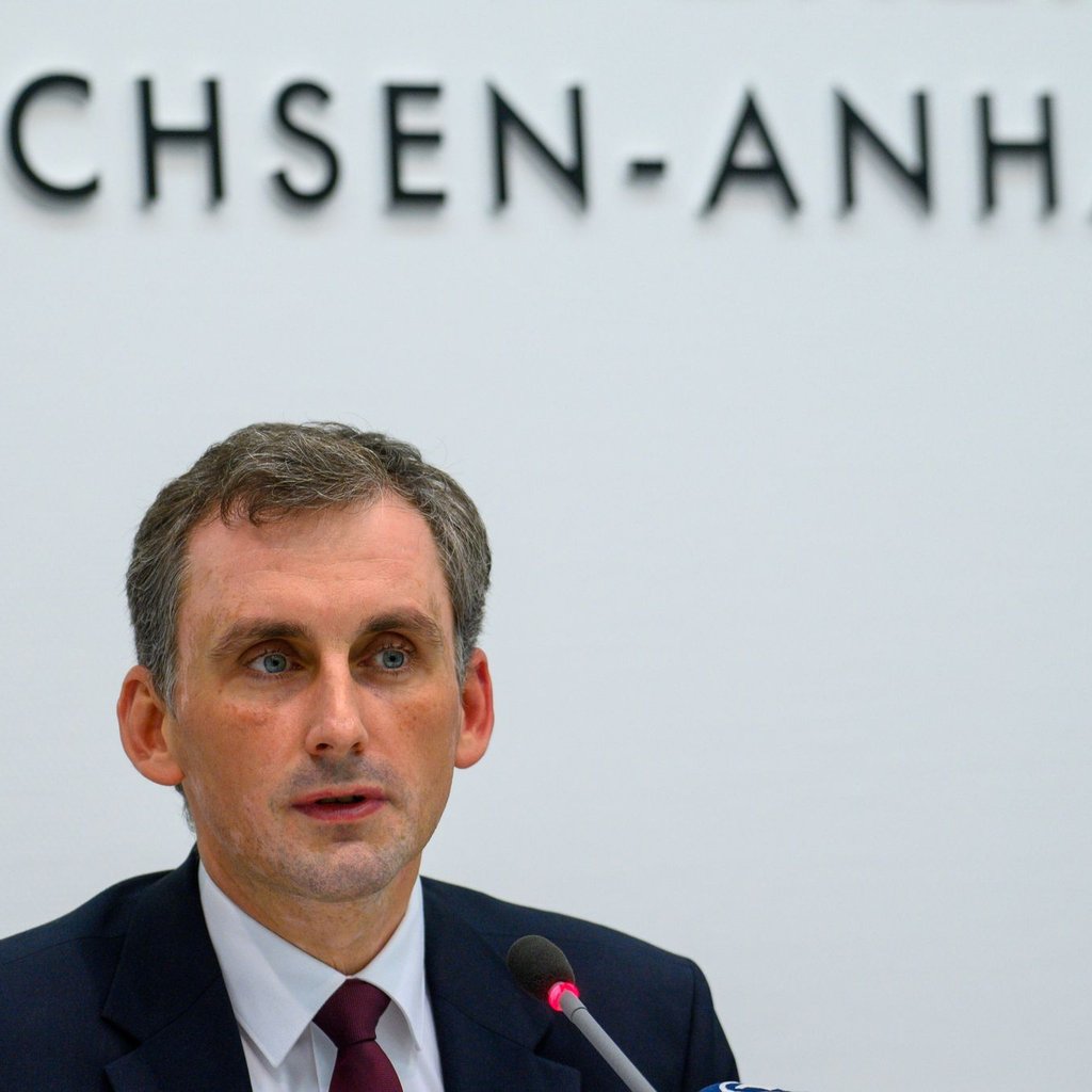 „Die Schule wird beraten, die Schule ist mit den Eltern im Austausch“, sagt Bildungsminister Jan Riedel (CDU). (Archivbild)