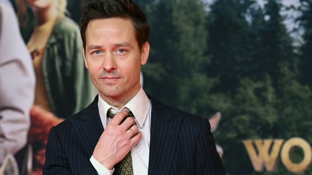 Tom Schilling spielt auch in einer dritten Staffel die Figur Björn Diemel - einen Anwalt auf mörderischem Achtsamkeitstrip. (Archivbild)