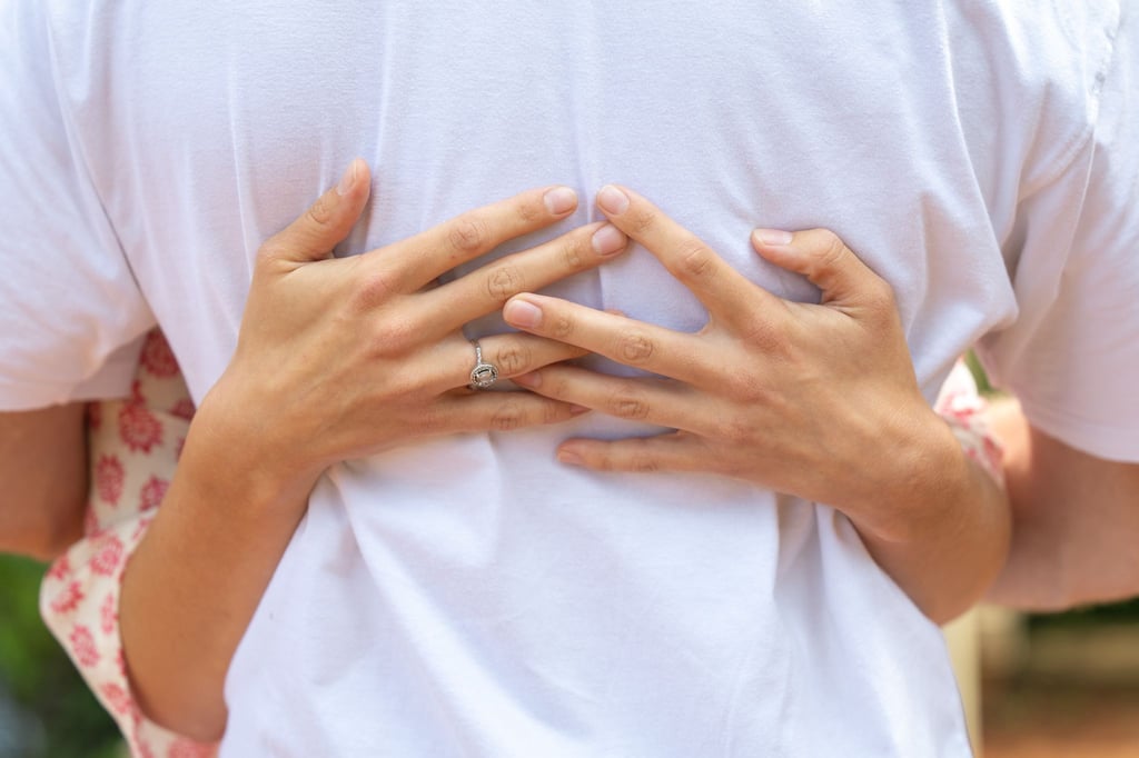 Eine feste Umarmung, ein abgenommenes Telefonat mit der Krankenkasse, ein Topf Suppe: Unterstützung für krebskranke Menschen kann ganz viele Formen haben.