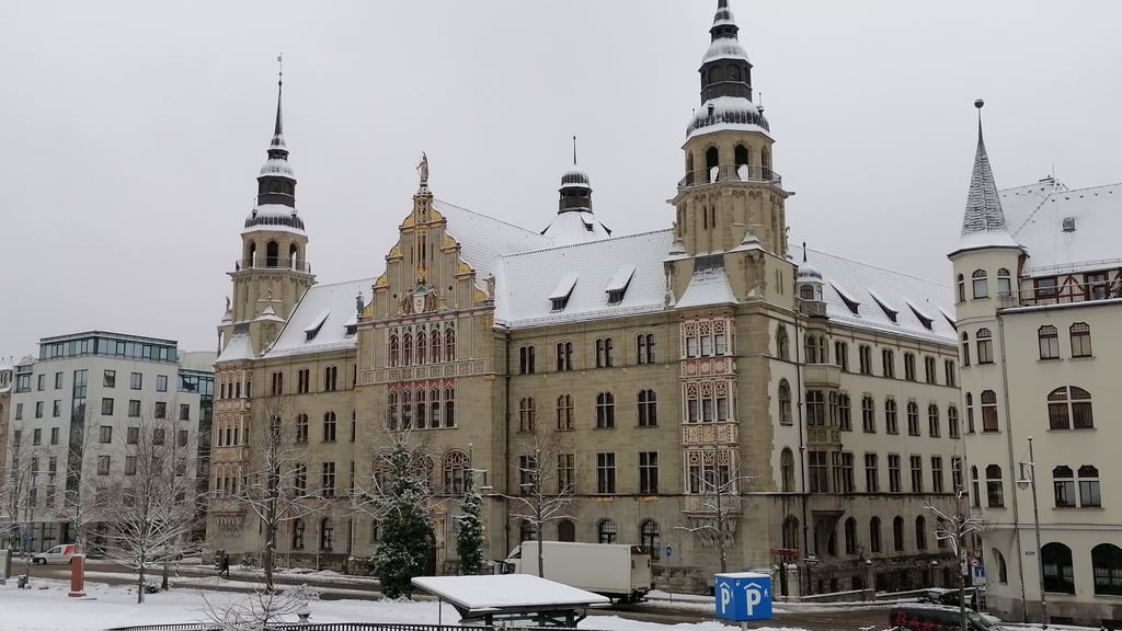 Ein Ehepaar aus Hohenmölsen muss sich derzeit vor dem Landgericht in Halle verantworten.