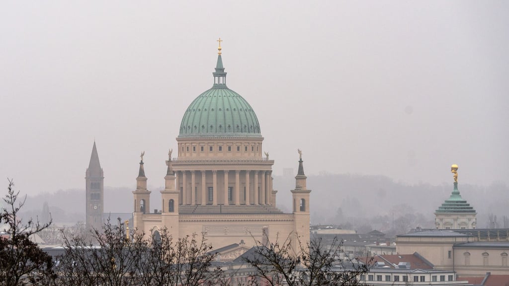 In der Einzelkategorie „Steuern“ schneidet Brandenburg der Auswertung zufolge besonders gut ab, bei der Leistungsfähigkeit der Verwaltung schlecht. (Symbolbild)