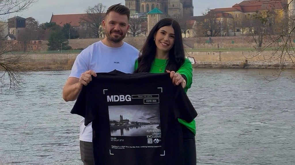 Kai Labenski und Magdalena Knezevic lieben Magdeburg. Mit entsprechenden Designs auf T-Shirts und Hoodies wollen sie Heimatliebe für alle tragbar machen. 