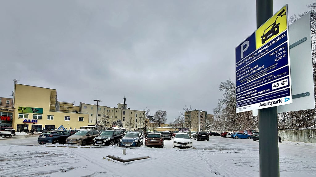 Nach automatisierter Kennzeichenerfassung per Kamera: Kunden der Dessauer Wagnerpassage können 90 Minuten kostenfrei parken. 