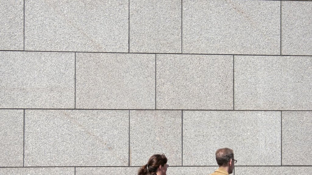 Vorzeitige Kündigungen von Lebens- und Rentenversicherungen können hohe Stornokosten verursachen: Die Debeka steht wegen intransparenter Abzüge in der Kritik.