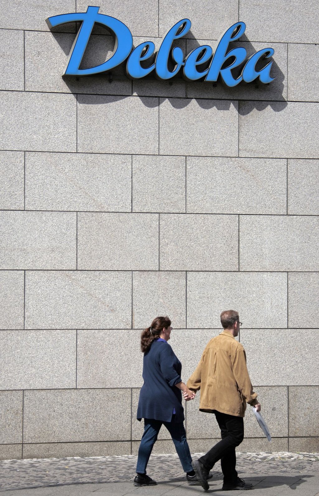 Vorzeitige Kündigungen von Lebens- und Rentenversicherungen können hohe Stornokosten verursachen: Die Debeka steht wegen intransparenter Abzüge in der Kritik.