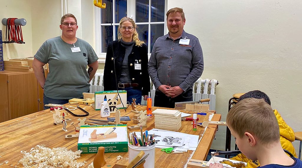Beim Tag der offenen Tür an der Comenius Schule sind auch  Sabrina Gaense (von links), Schulleiterin Doris Benecke und Thomas Noack vor Ort.