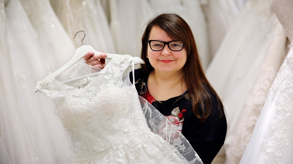 Die Suche nach dem passenden Kleid für die Hochzeit kann manchmal schwierig werden.