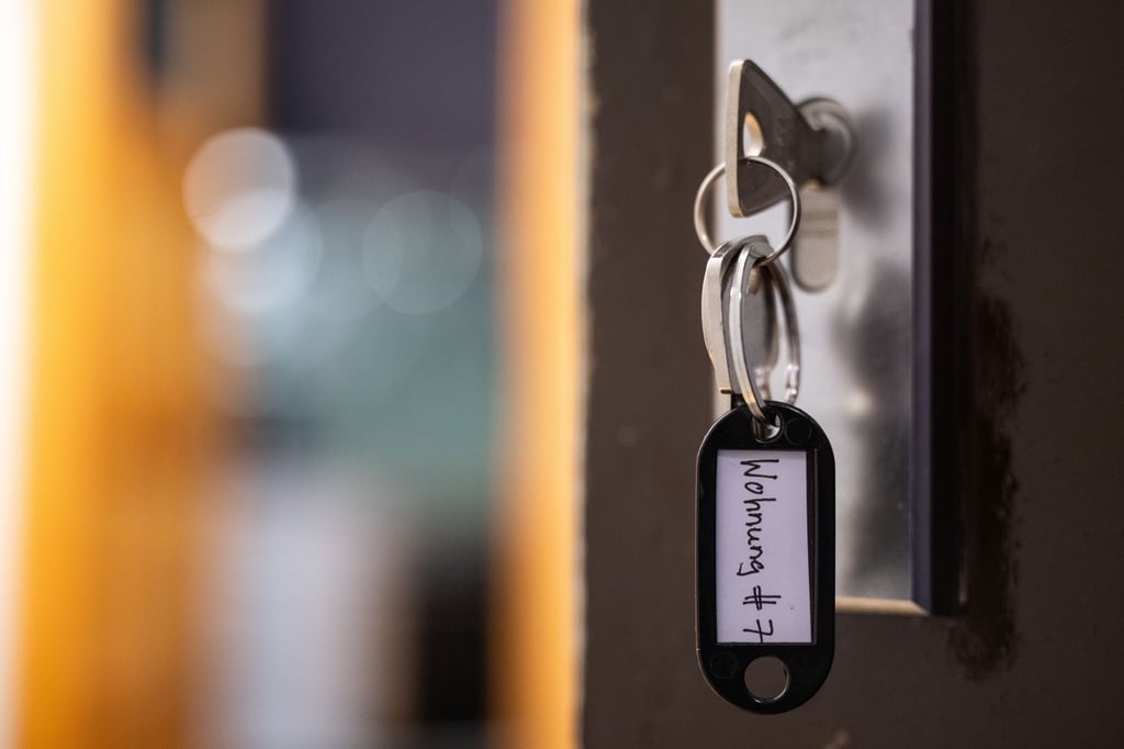 Auf der Suche nach einer neuen Wohnung bewarb sich eine Frau im Internet auf ein Inserat. (Symbolbild)