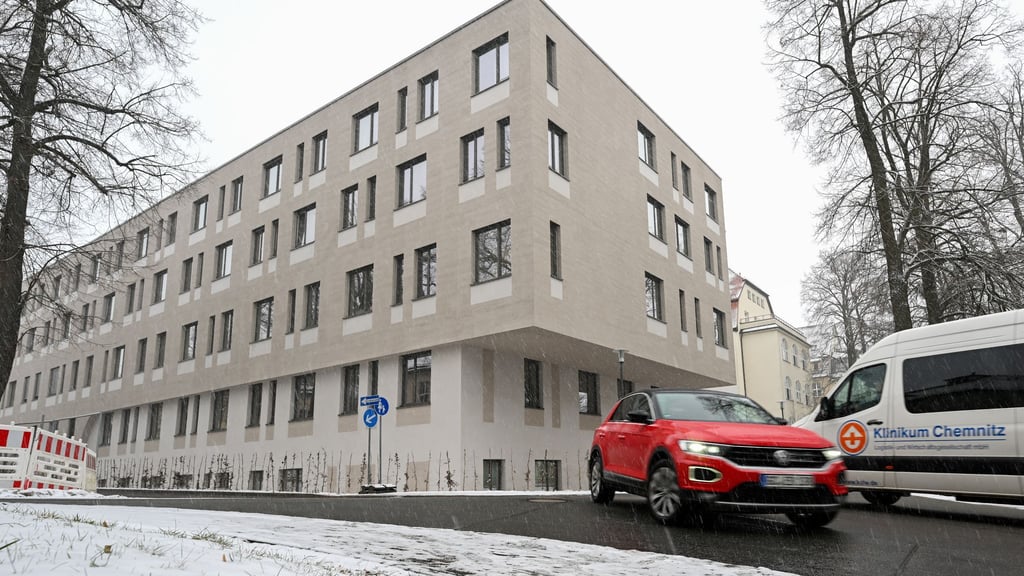 70 Millionen Euro investiert: Ein neues Zentrum am Klinikum Chemnitz vereint verschiedene Angebote der Herzmedizin unter einem Dach.