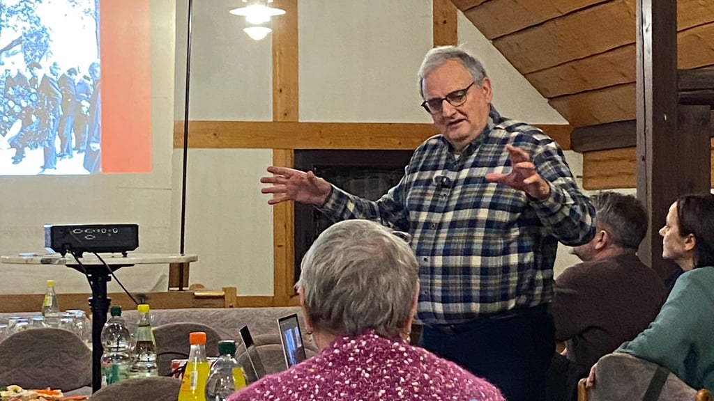 Cor Bart erforscht seit langem ehrenamtlich die Verschleppung von Bürgern seiner niederländischen Heimatstadt Beverwijk nach Walbeck und in andere Lager.