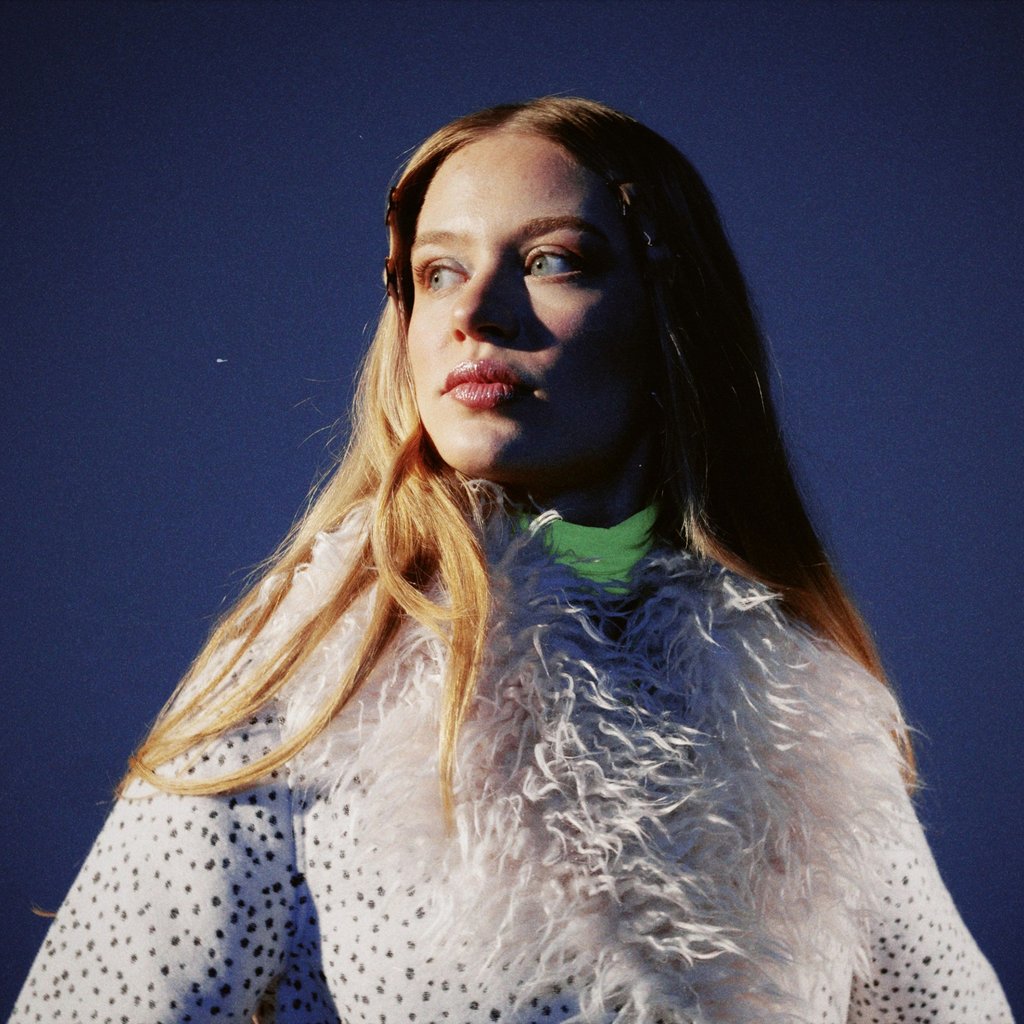 Laura Nahr kommt aus Magdeburg und nimmt am deutschen Vorentscheid für den Eurovision Song Contest 2026 in Wien teil.