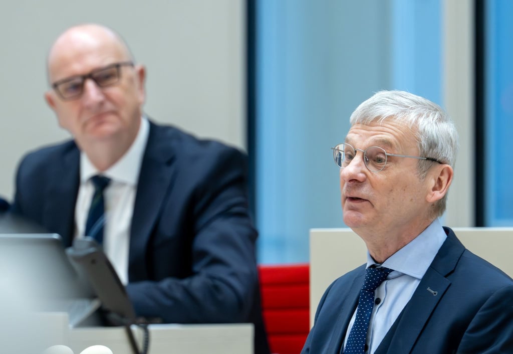 Brandenburgs AfD-Fraktionschef Hans-Christoph Berndt verteidigt den führenden Kopf der Identitären Bewegung, Martin Sellner.