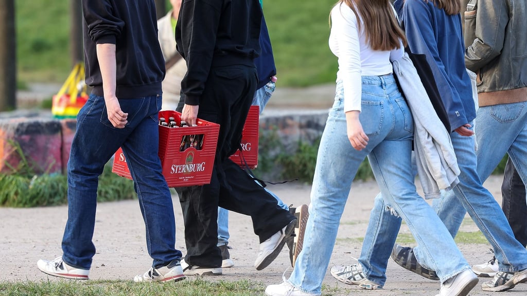Alkoholhaltige Getränke können schmecken ‒ aber in hohen Mengen auch gefährlich werden. (Symbolbild)