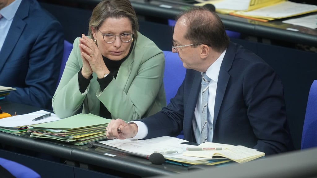 Zur Speicherpflicht für IP-Adressen hat es Gespräche zwischen Justizministerin Hubig (SPD) und Innenminister Dobrindt (CSU) gegeben. (Archivfoto)