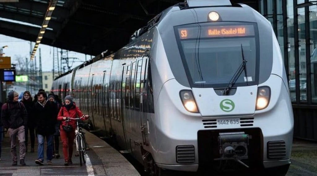 Die S-Bahn zwischen Halle und Leipzig ist stark nachgefragt. Wenn hier etwa nicht rund läuft, sind schnell sehr viele Pendler betroffen.&nbsp;