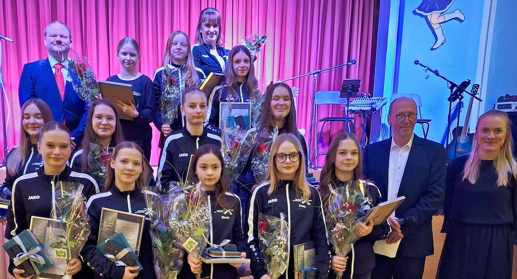 Die Mädchen der Tanzgruppe „El Corazon“ beim Neujahrsempfang in Könnern.  