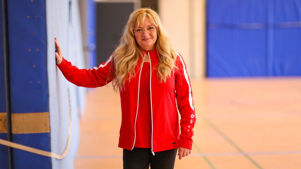 Simone Fischer ist Leiterin sowie Gründerin der Showakrobatik in Spergau und ist jeden Sonntag in der Turnhalle am Teich aktiv.