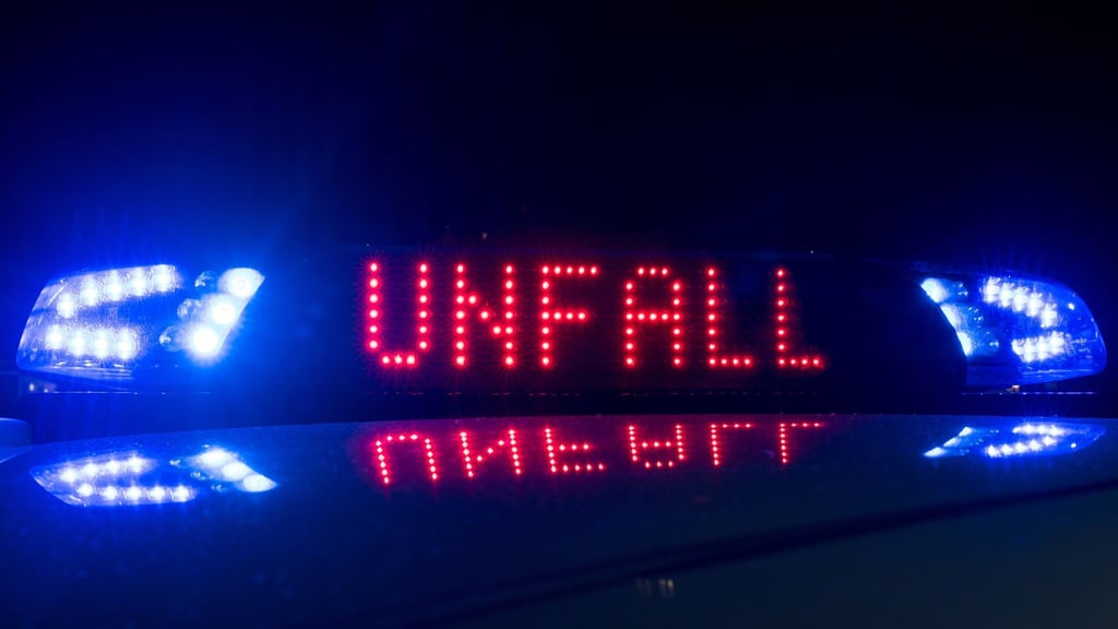 Nach einem Lkw-Unfall mit 24 Tonnen Kabelrollen ist die A71 bei Stadtilm in Fahrtrichtung Schweinfurt gesperrt. (Symbolbild)