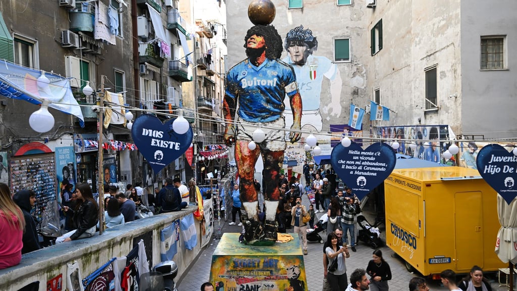 Neapel gestaltet Madonna-Gedenkstätte um (Foto-Archiv).