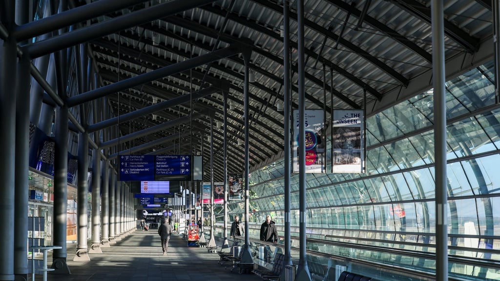 Sachsen und Sachsen-Anhalt wollen die Flughäfen Leipzig/Halle und Dresden bis 2030 ohne Landesmittel betreiben. (Archivbild)