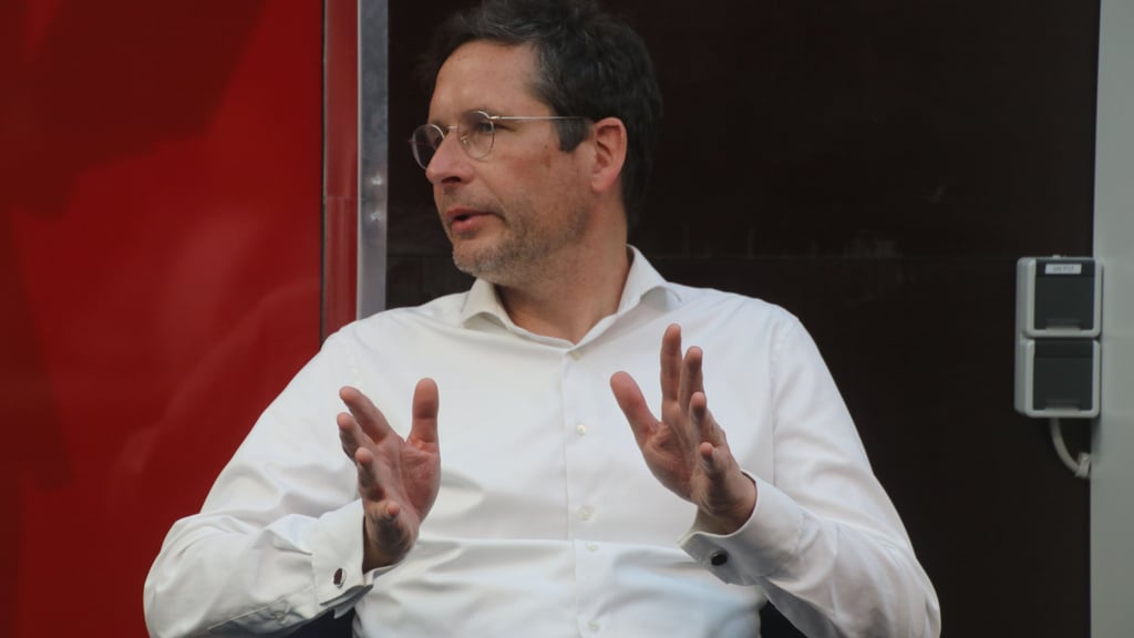 Oberbürgermeister Alexander Vogt will die DB-Konzernzentrale nach Halle holen.