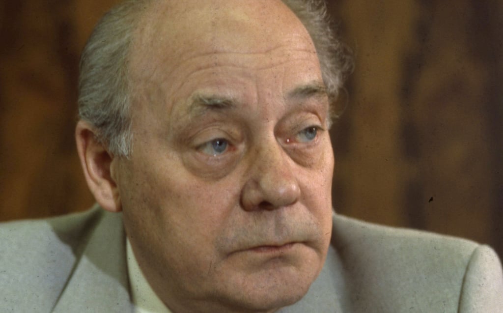 Harry Tisch war von Beruf Bauschlosser, er gab sich als bürgernaher Volkstribun und führte als Chef der DDR-Einheitsgewerkschaft FDGB das Regiment eines roten Feudalherren-