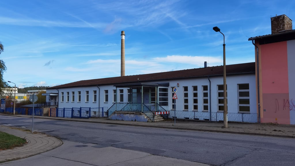 Der Vereinstrakt im Blankenburger Sportforum ist marode und muss dringend saniert werden. Für die angrenzende Halle sei dagegen ein Neubau wirtschaftlicher.