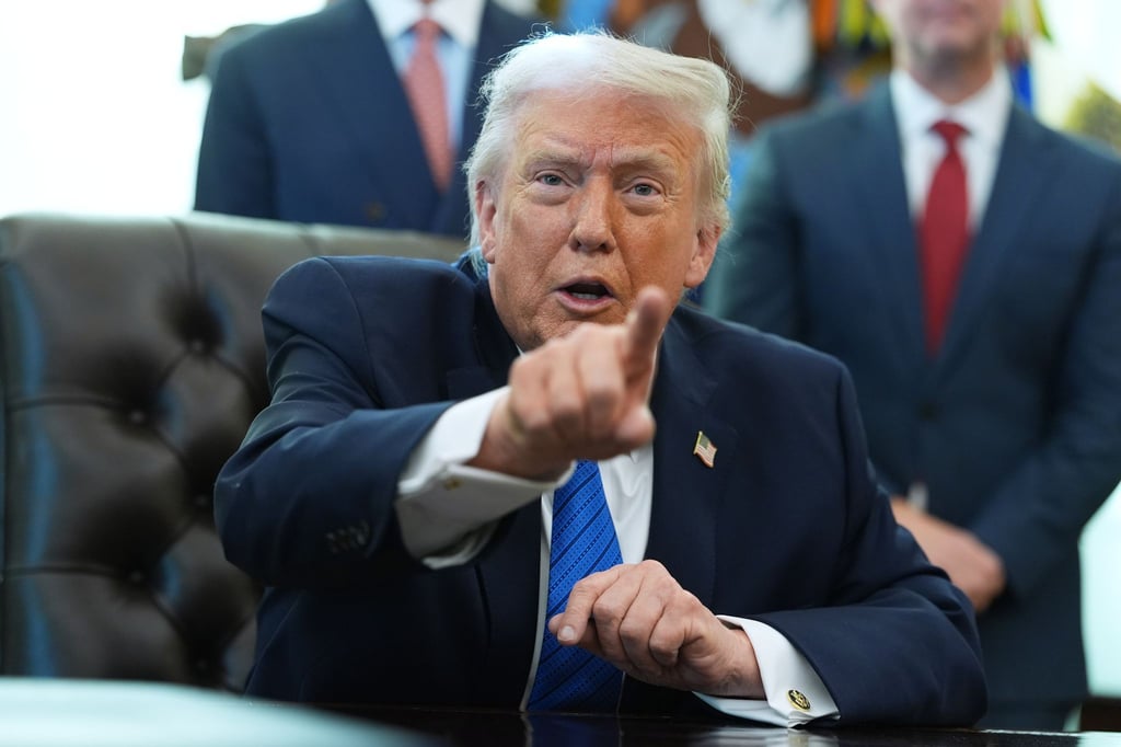 Weitere Kriegsschiffe seien unterwegs in Richtung Iran, sagt US-Präsident Donald Trump.