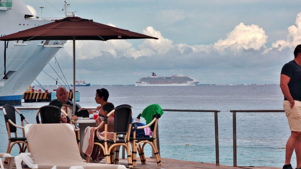 Kreuzfahrtpassagiere aufgepasst: Seit Januar 2026 sind Einfuhr und Verkauf von Vapes und E-Zigaretten in Mexiko verboten, auch für Touristen.