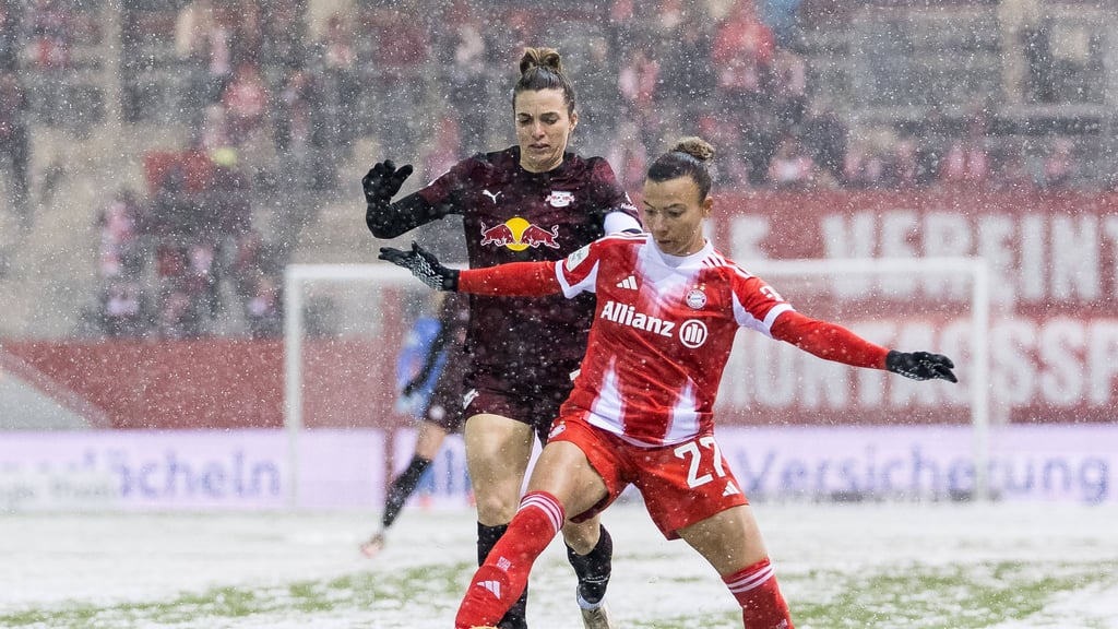 Sanra Starke (l.) im Spiel gegen den FC Bayern.