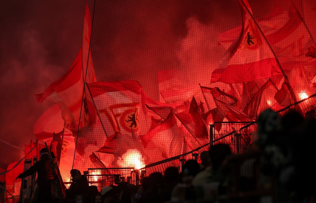 Union wurde unter anderem für Vorfälle beim Spiel in Hamburg bestraft. (Archivbild)