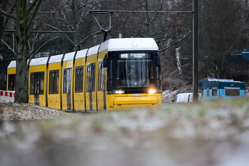 Wegen vereister Oberleitungen wurde der Straßenbahnverkehr in Berlin am Anfang der Woche komplett eingestellt.