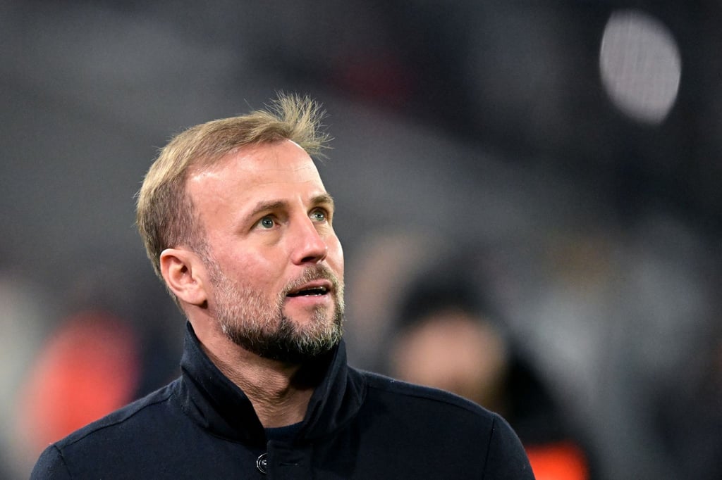 Trainer Sebastian Hoeneß muss mit dem VfB Stuttgart in der Zwischenrunde der Europa League ran.