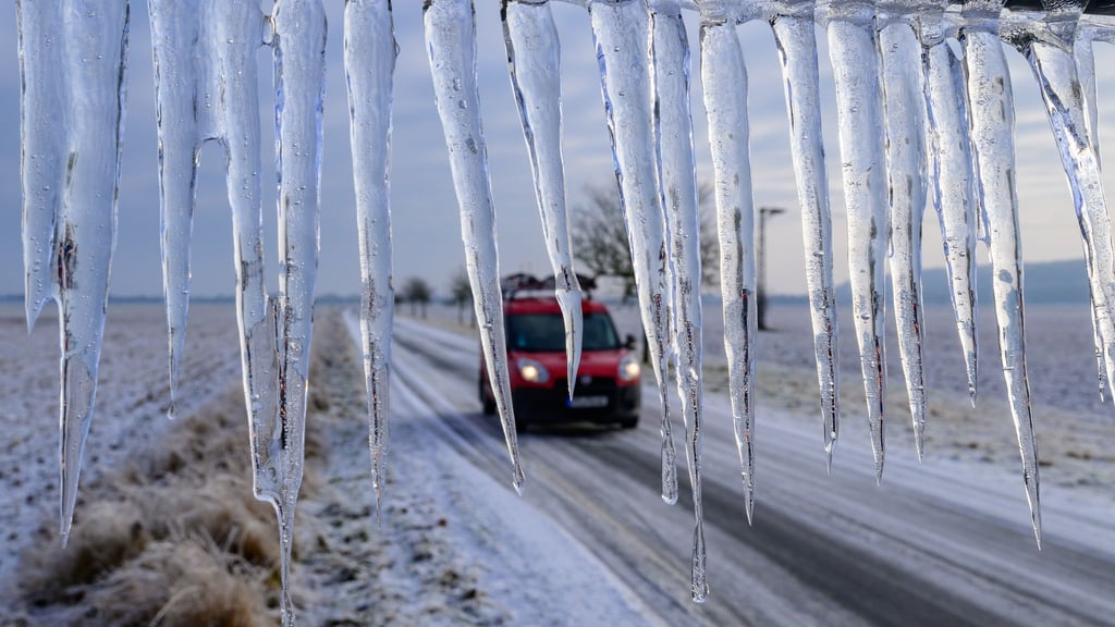Trotz des Winterwetters zählt die Polizei keine schwerwiegenden Unfälle in Brandenburg. (Archivbild)