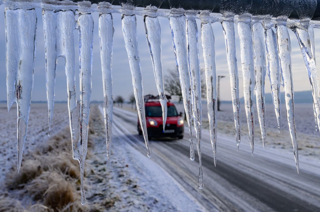 Trotz des Winterwetters zählt die Polizei keine schwerwiegenden Unfälle in Brandenburg. (Archivbild)